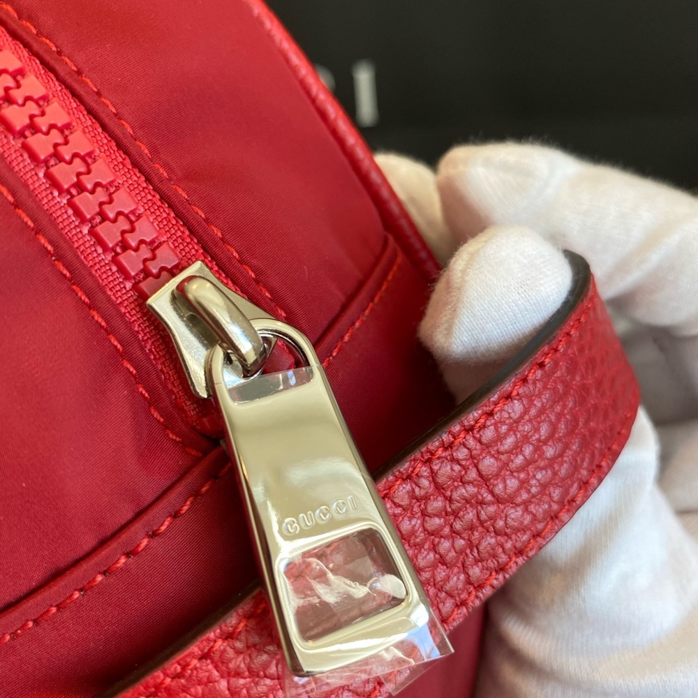 NEW Gucci Pouch - Red Nylon New - Picture 3 of 8